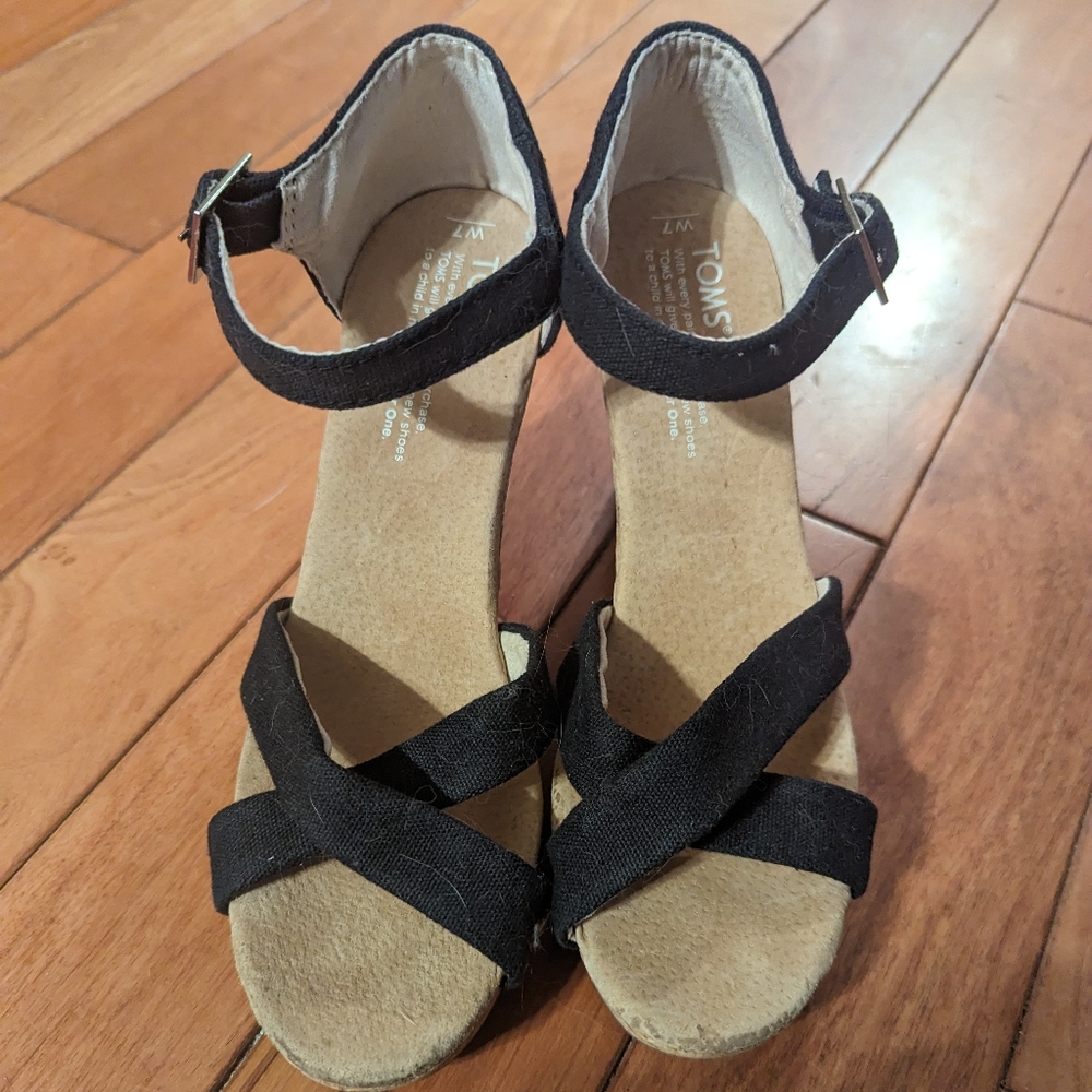NWOT Toms Cork Wedges